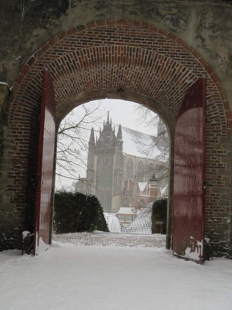 MirandaWandelt - Leiden winter 2021 - Hooglandse kerk
